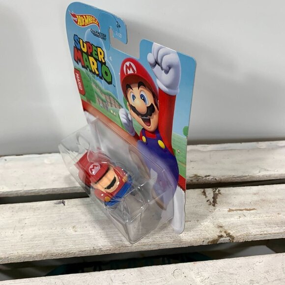 Mario 2020 Hot Wheels Character Cars Super Mario N - Picture 3 of 5